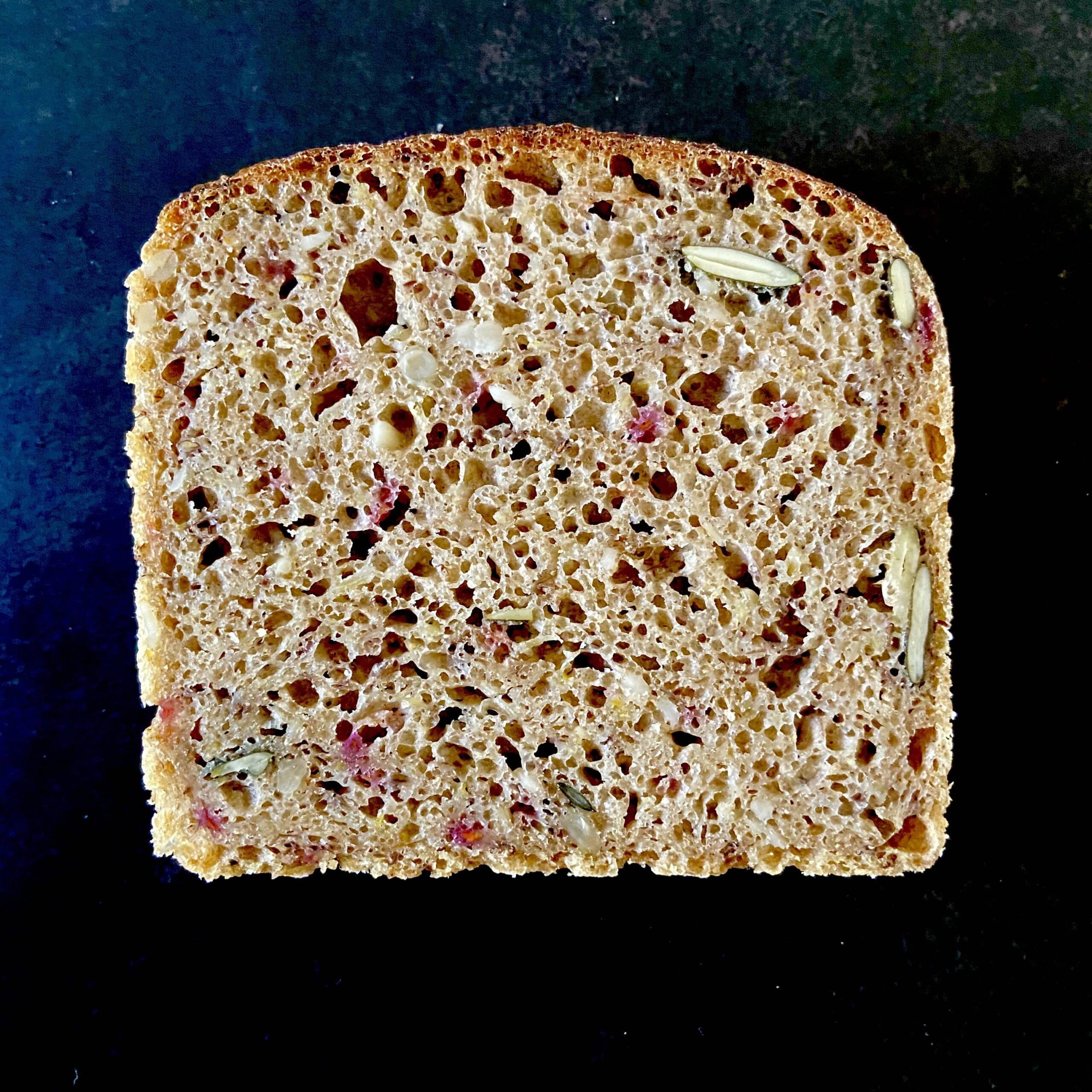 The power carrot bread (a carrots and seeds whole spelt bread)