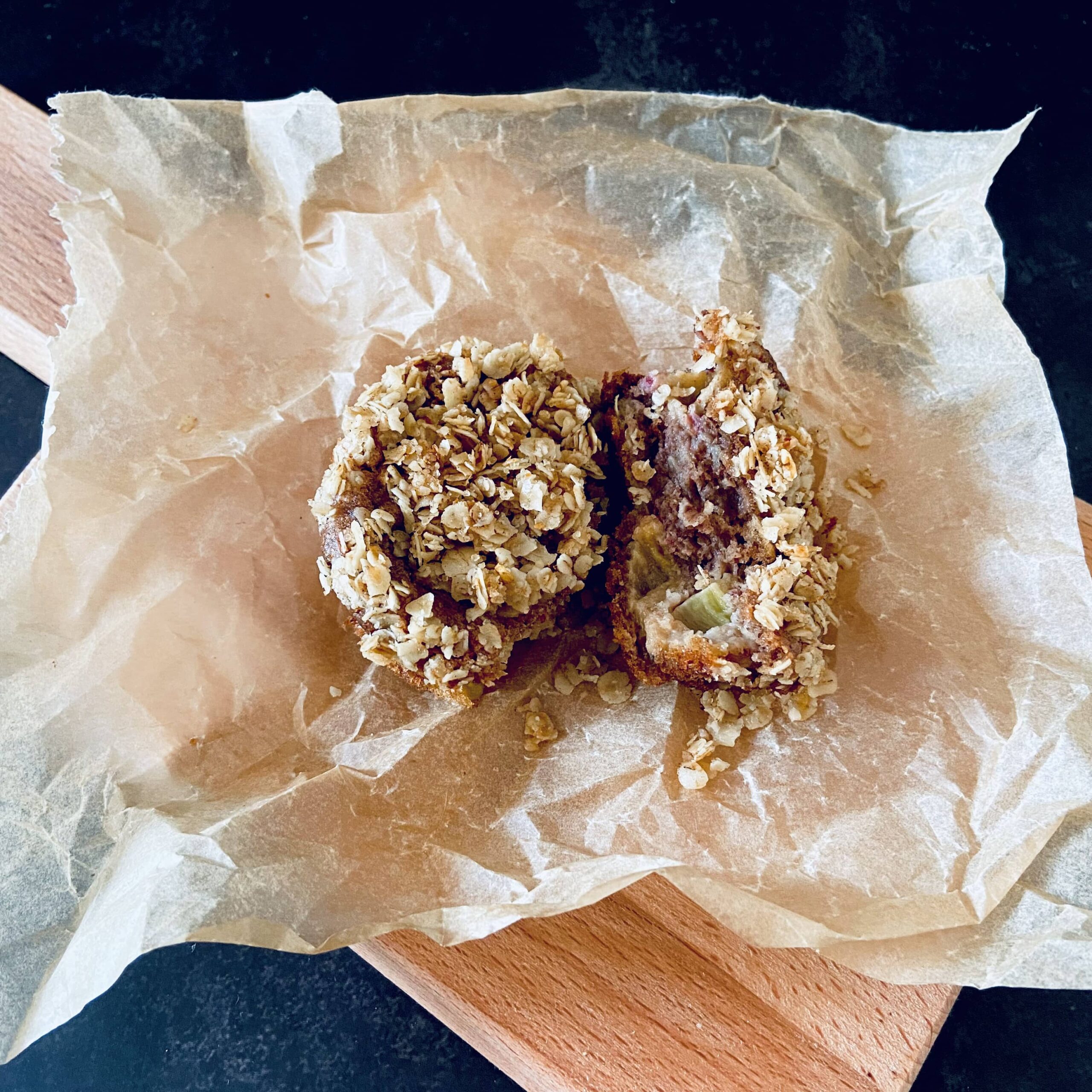 Rhabarber-Dinkelvollkorn-Muffins (vegan, ohne zusätzlichen Zucker)