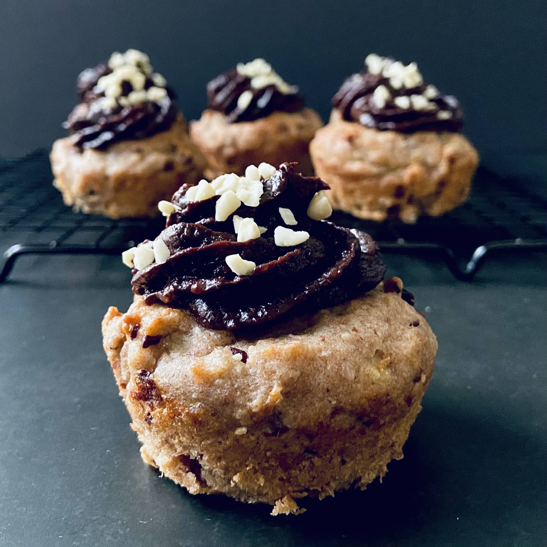 Almond chocolate cupcakes (vegan, additional sugar free)