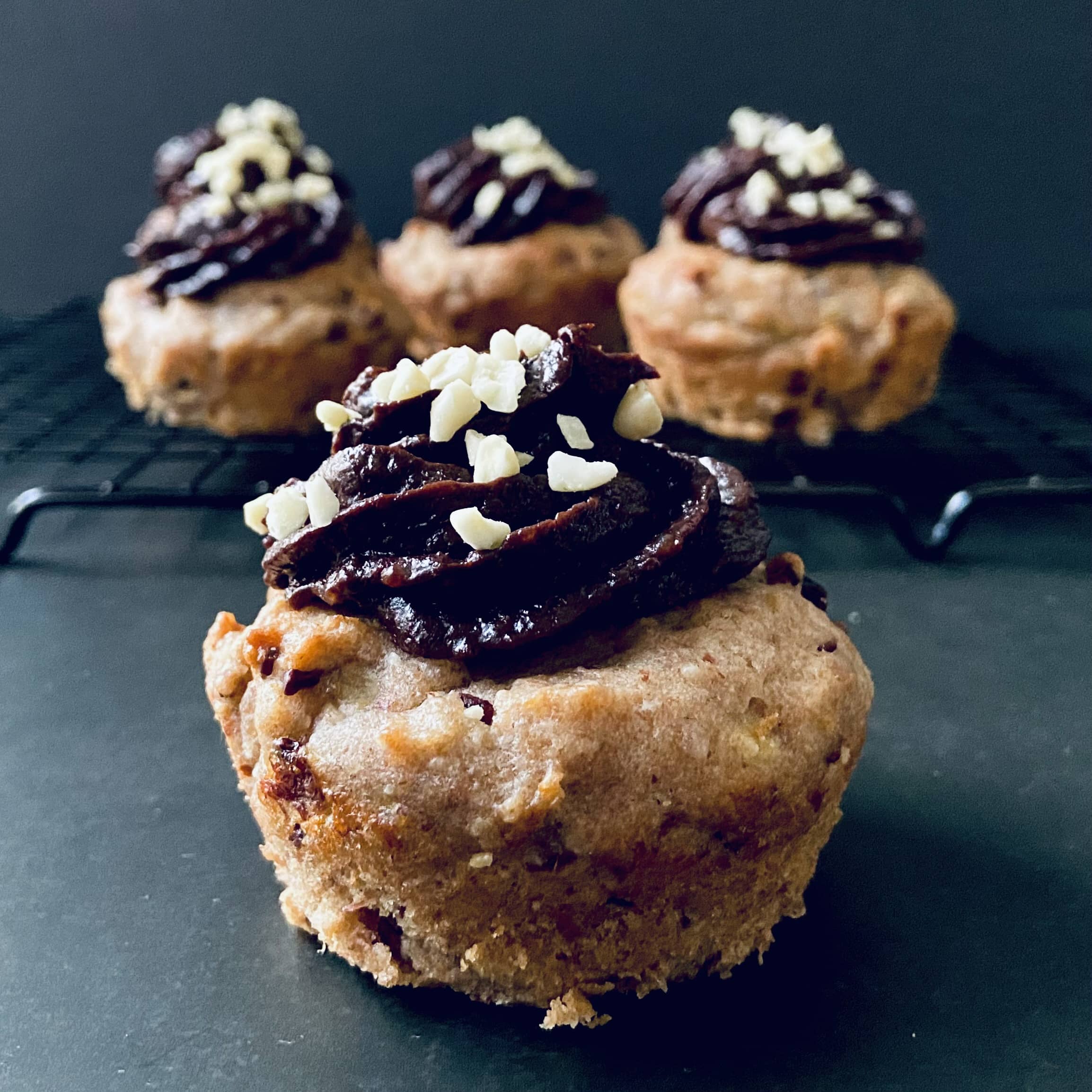 Mandel-Schoko-Cupcakes (vegan, ohne zusätzlichen Zucker)