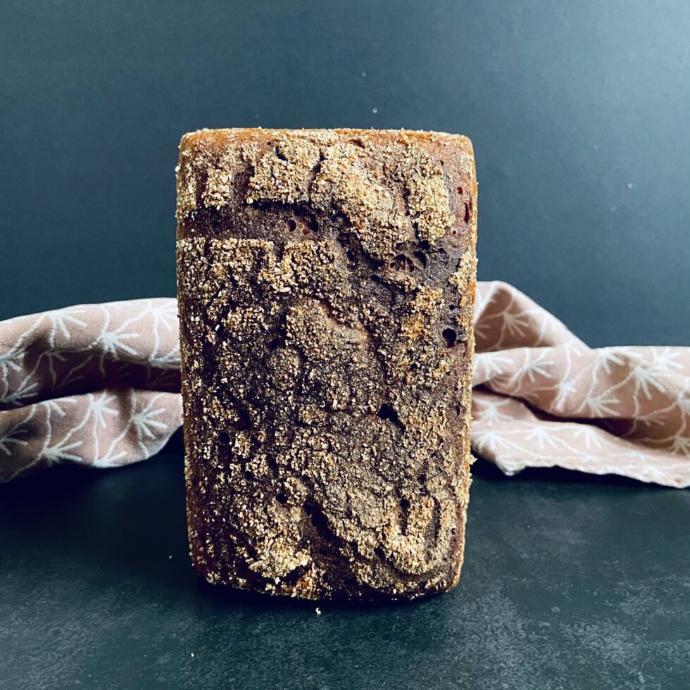 Roggen-Pflaumen-Brot - Marta Ullmann | Backen mit Urgetreide und ohne Ei