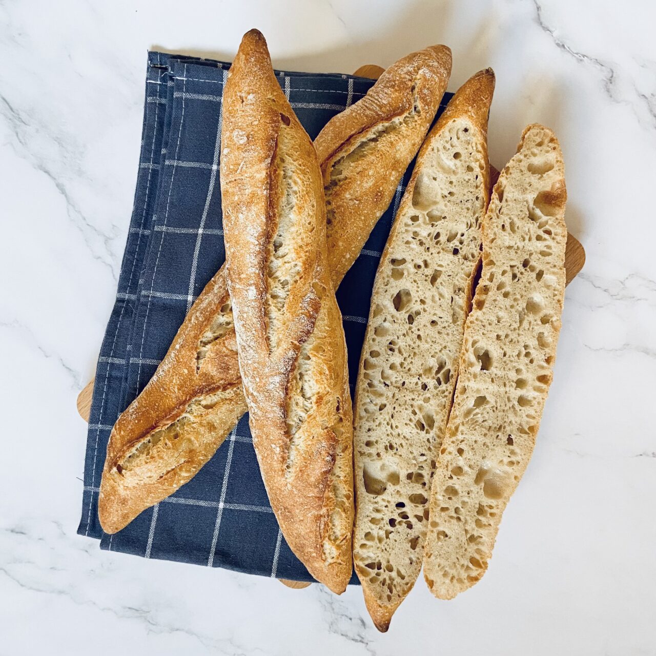 Dinkel-Baguette (mit Sauerteig und Poolish) - Marta Ullmann | Backen ...