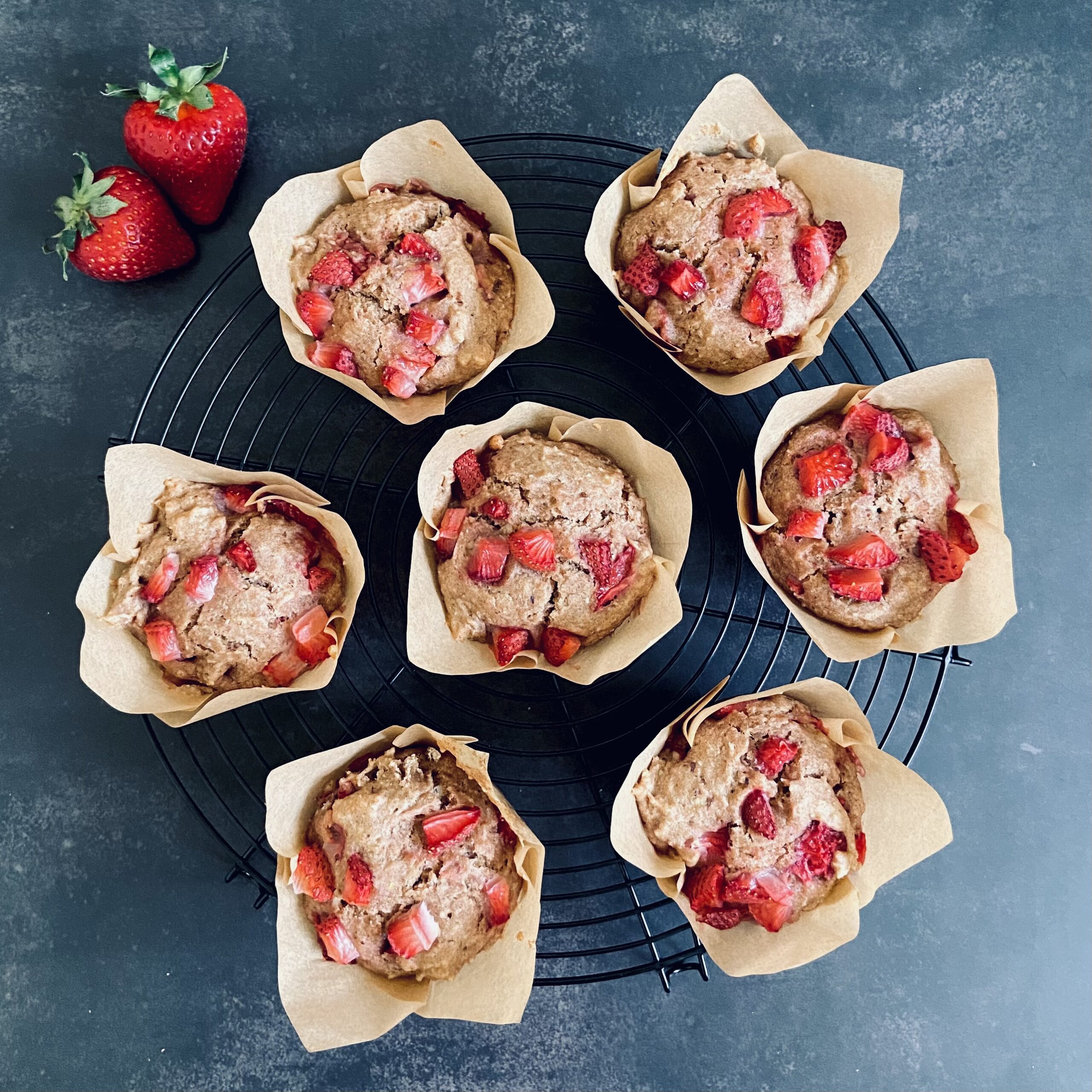 Strawberry muffins (vegan, additional sugar free)