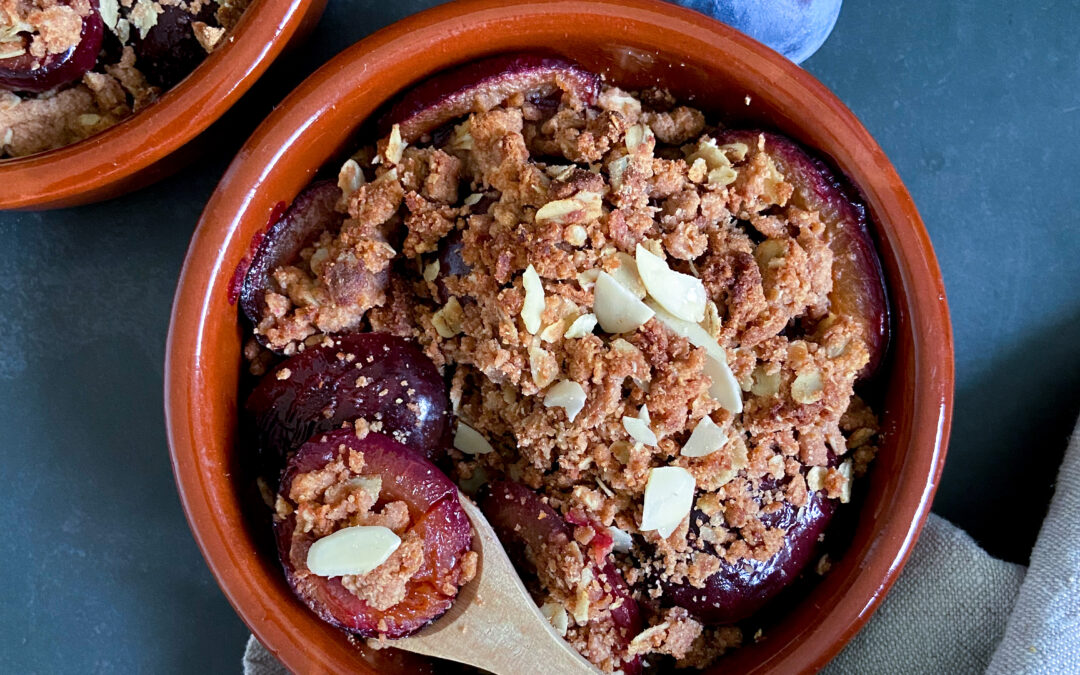 Zwetschgen-Crumble (vollkorn, vegan & zusatzzuckerfrei)