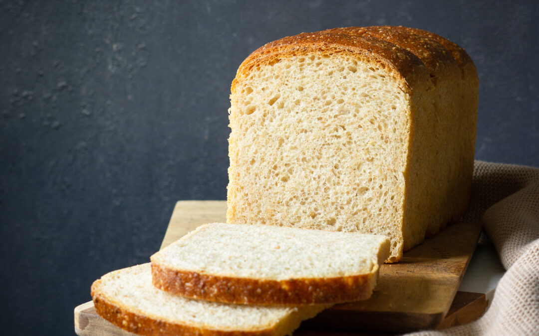 Veganes Dinkel-Toastbrot mit einem Grahammehl-Brühstück