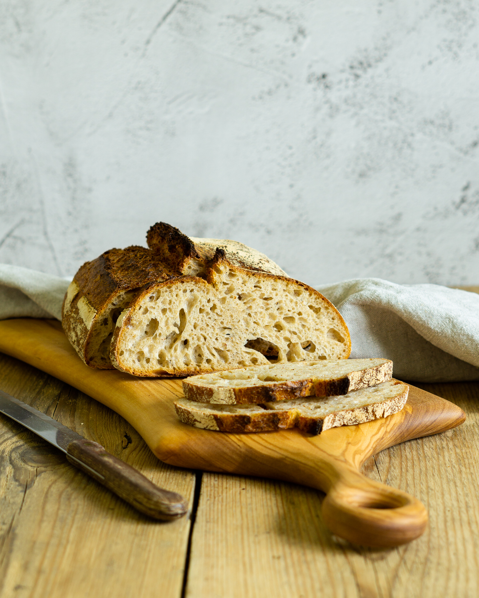 Dinkel-Tartine Rustikal – Sauerteigbrot mit Roggen und Altbrot