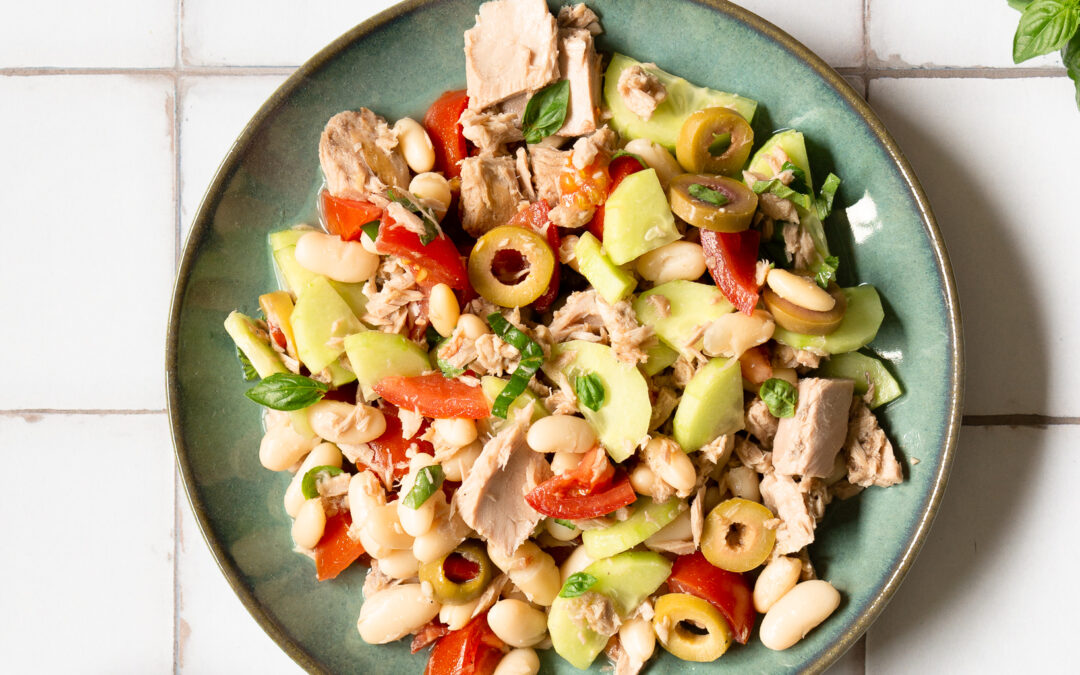 Empedrat – Mediterraner Salat mit Bohnen & Thunfisch