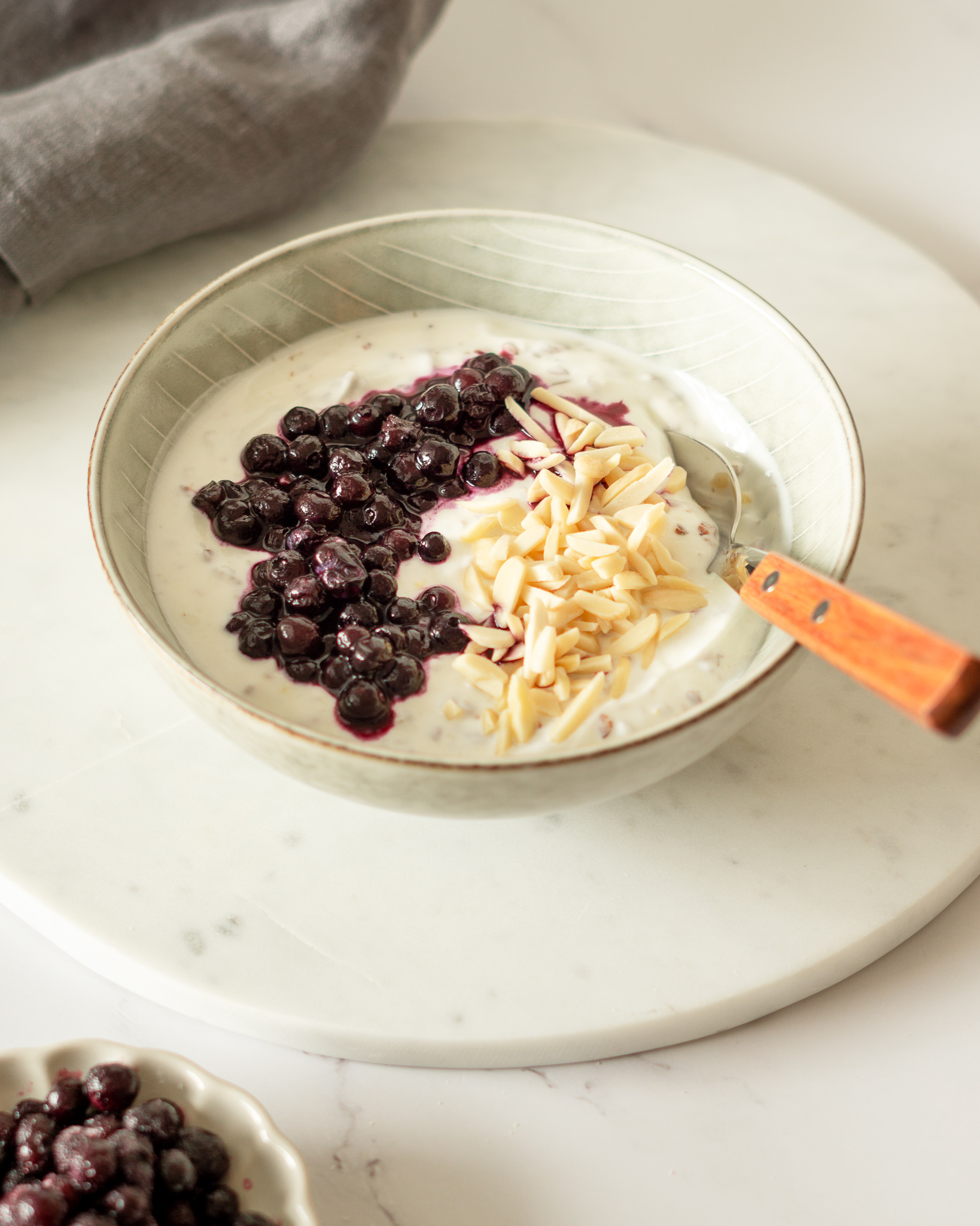 Skyr_Bowl_Frühstück_Beeren_MealPuzzle_1