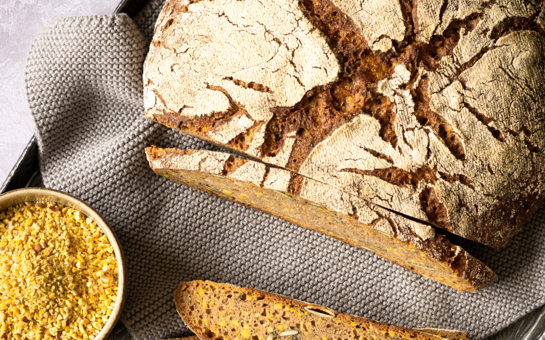 Vollkorn-Mischbrot mit Lupinenschrot und gerösteten Kürbiskernen – gesundes Sauerteigbrot