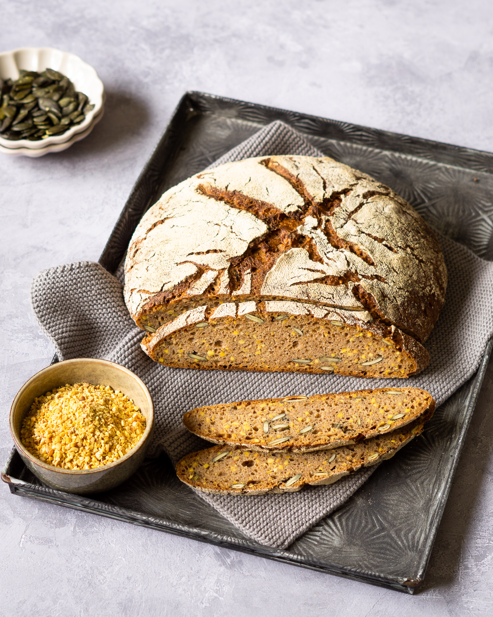 Vollkorn-Mischbrot_Lupinenschrot_Kürbiskerne_2